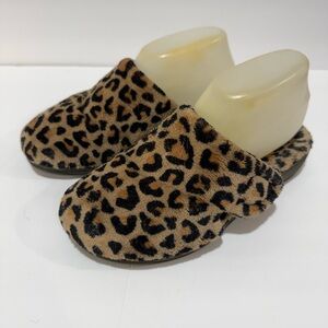 Vionic Leopard Print Tan Slip-On Slippers